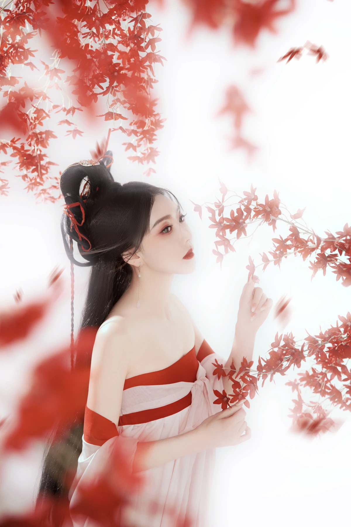 [YITUYU] 2022.12.21 Vol.2724 – Maple leaves are red Olaf#[22P]-21