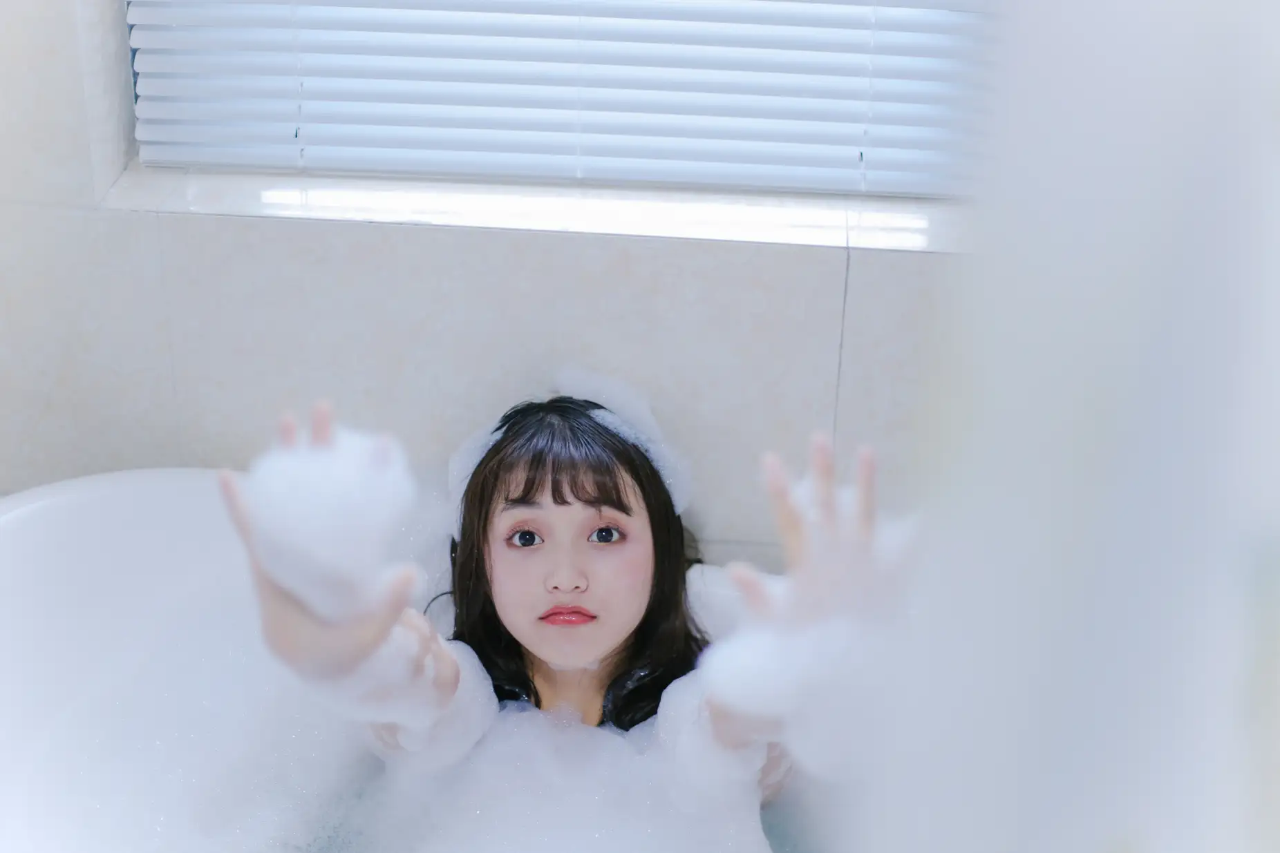 [YITUYU] 2022.08.25 Vol.1788 – Milk Bubble Bath a fish tail#[27P]-10